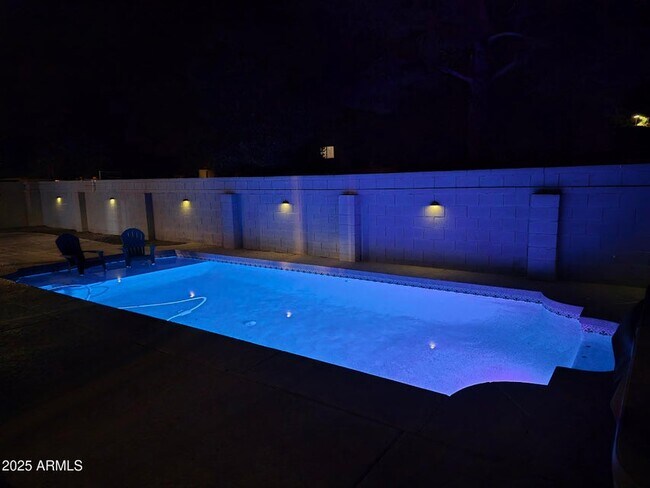 Building Photo - 372 W Larona Ln