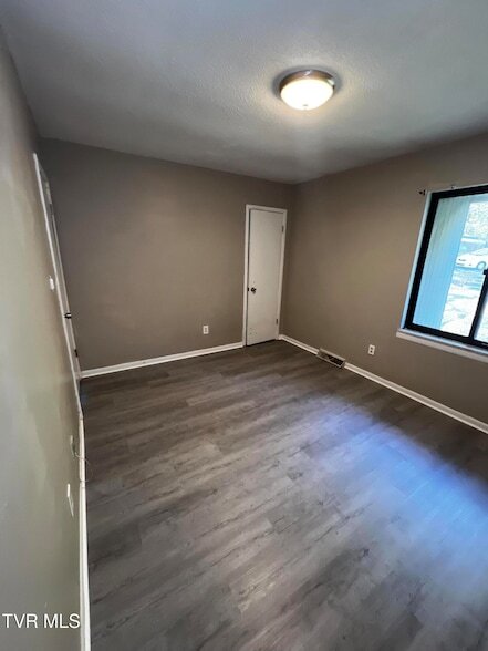 Building Photo - 1419 Colony Park Dr