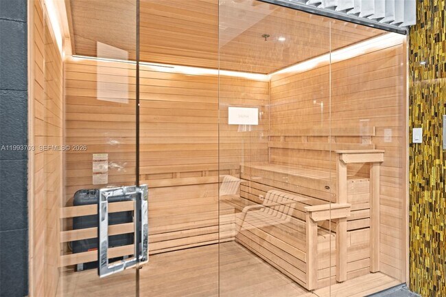 Building Photo - 2000 Metropica Wy