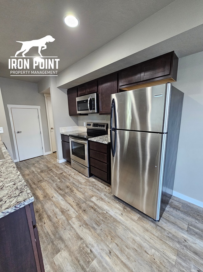 Building Photo - JE911