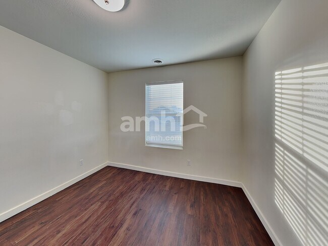 Building Photo - 96 W White Sands Dr