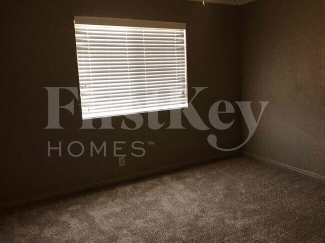 Building Photo - 419 Rutherford Cir