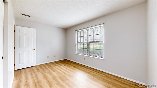 Building Photo - 12024 W Cross Dr
