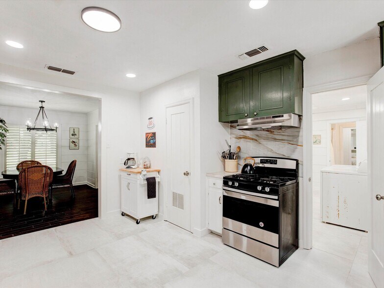 Building Photo - 3727 W Biddison St