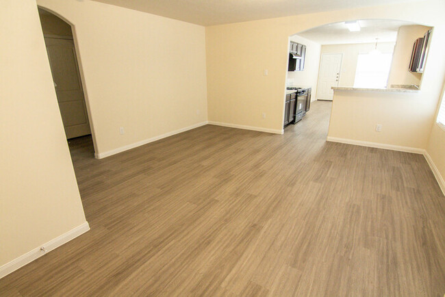Building Photo - 961 River Sage Ct