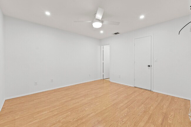 Building Photo - 1431 SE Berwick Ct