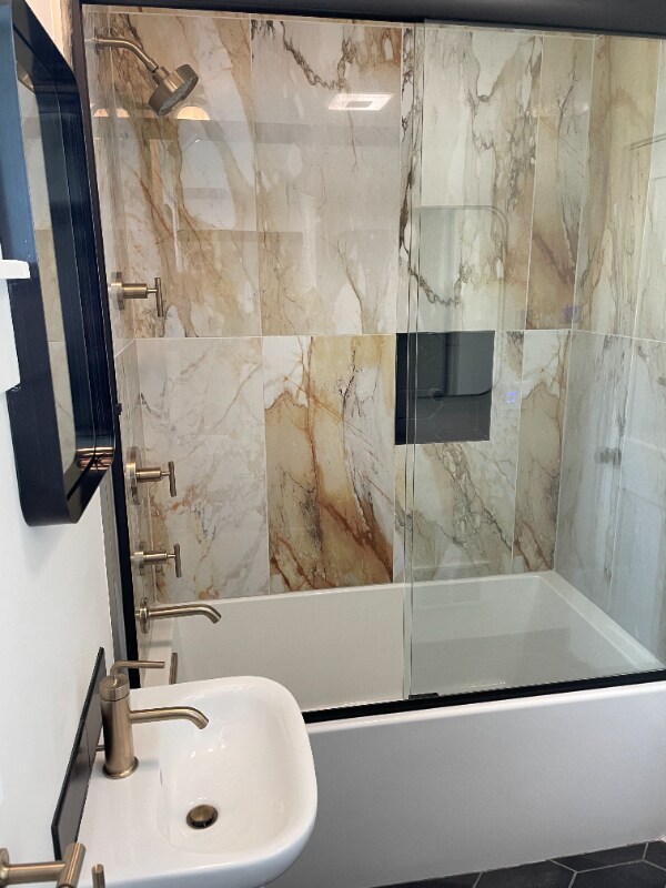 Building Photo - 6113 39th Ave S