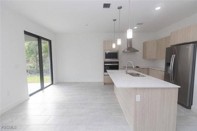 Building Photo - 1087 Rugby Cir
