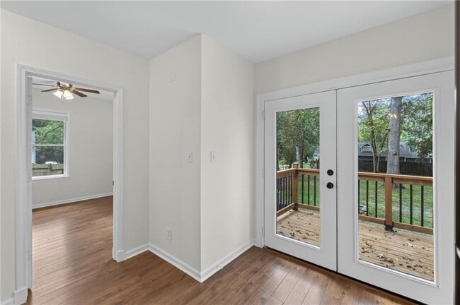 Building Photo - 1801 Evans Dr SW