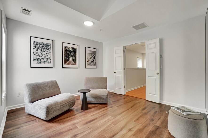 Primary Bedroom Seating Area - 702 Surrey Park Pl SE