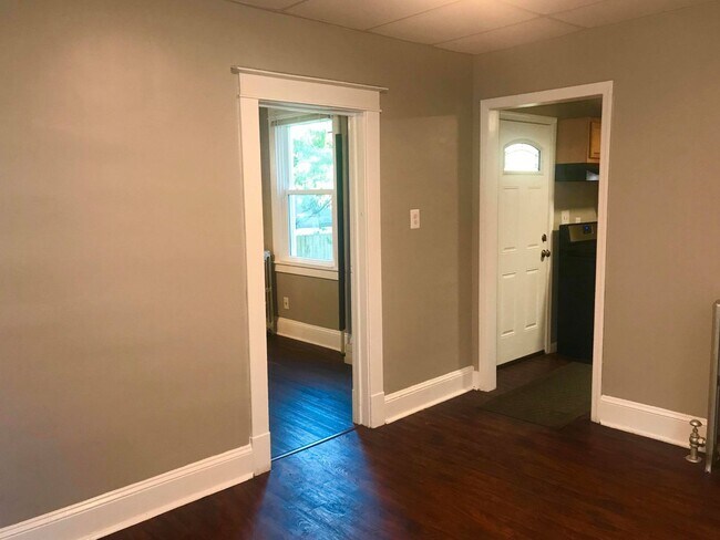 Building Photo - Charming 3 Bedroom/ 1 Bathroom Home in Dundalk, MD!