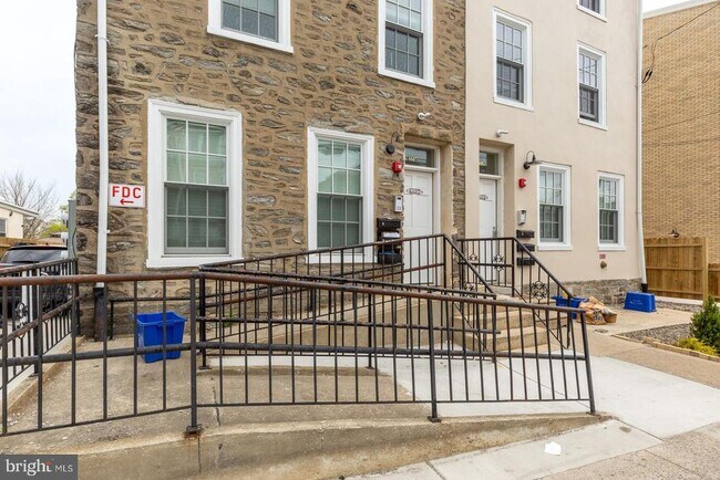 Building Photo - 6607 Ridge Ave