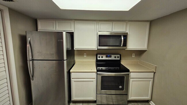 Building Photo - 7655 Melissa Ct