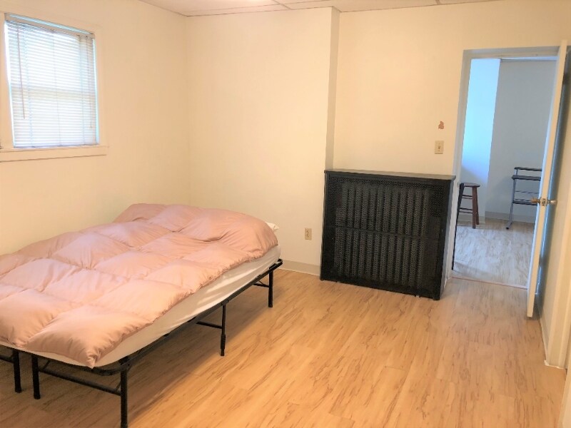 Building Photo - 2419 Beechwood Blvd