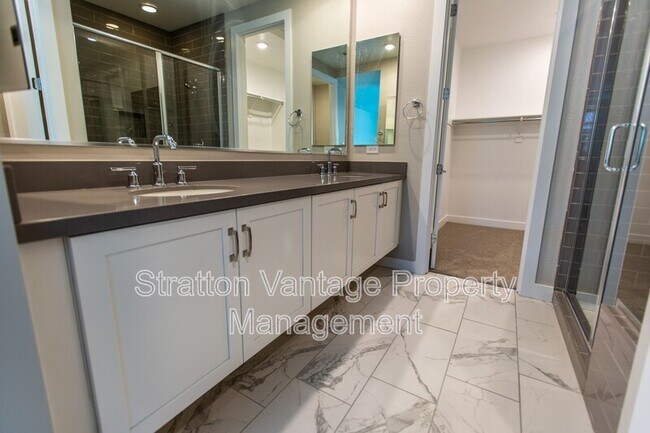 Building Photo - 3855 S McQueen Rd