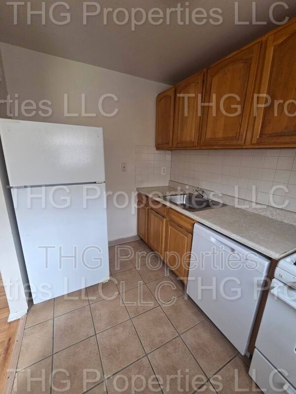Building Photo - 27-55 Green Street APT# 53A