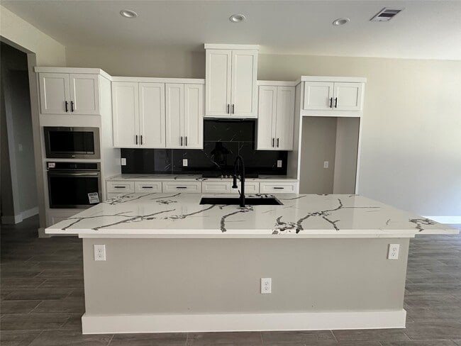 Building Photo - 1037 Rd 6609