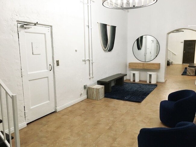 Interior Photo - mon5233