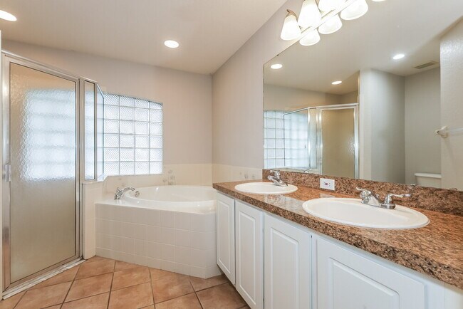 Building Photo - 2607 Pine Valley Dr