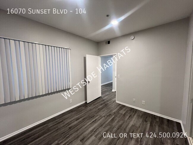 Building Photo - 16070 Sunset Blvd