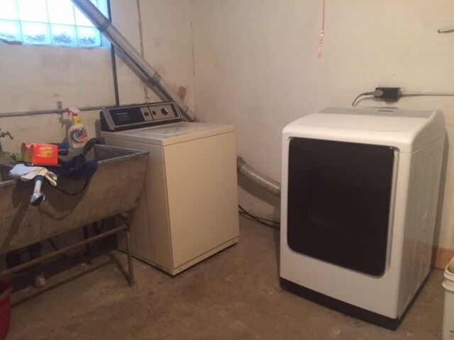 Basement Washer Dryer-Old Pic - 2520 N Frederick Ave
