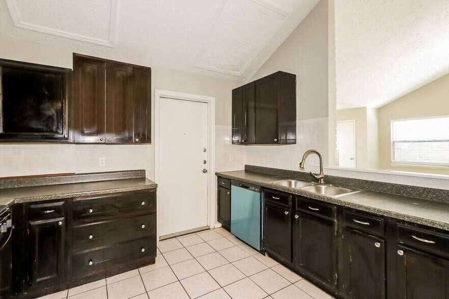 Building Photo - 7105 Haven Creek Dr