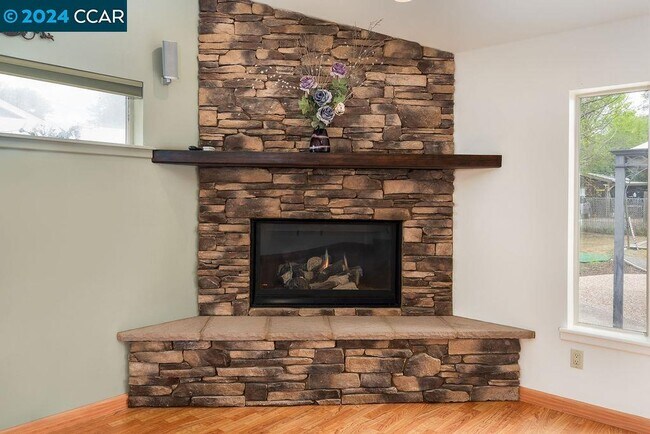 Building Photo - 1326 Babel Ln