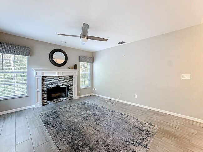 Building Photo - Discover your peaceful retreat in Wekiwa Woods!