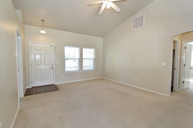 Building Photo - Immaculate Single-Level Home