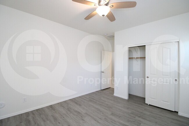 Building Photo - 1819 W Bonanza Dr