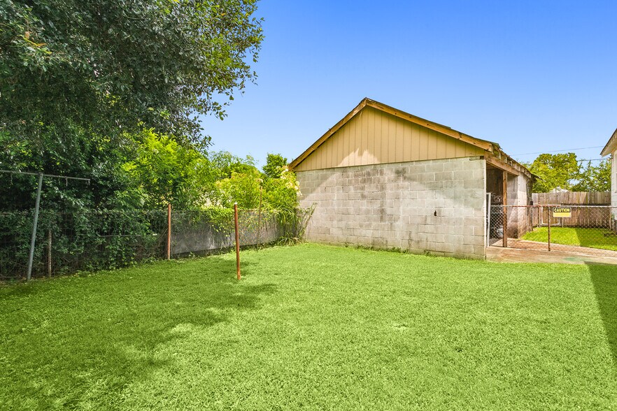 Building Photo - 7707 Green St