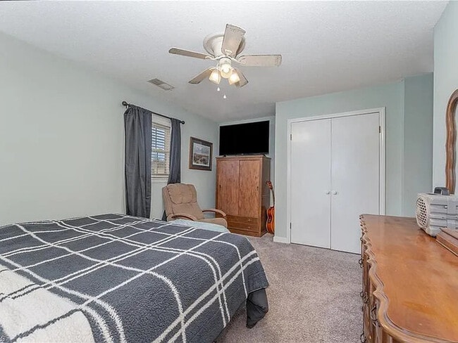 Building Photo - Earn Wealth While Leasing - Like a Homeown...