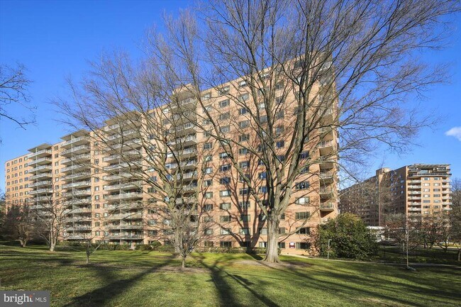 Building Photo - 4201 CATHEDRAL Ave NW