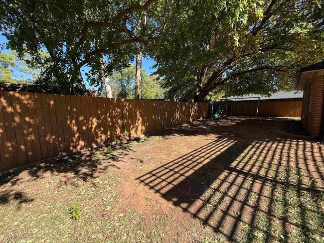 Building Photo - 2208 Avondale St