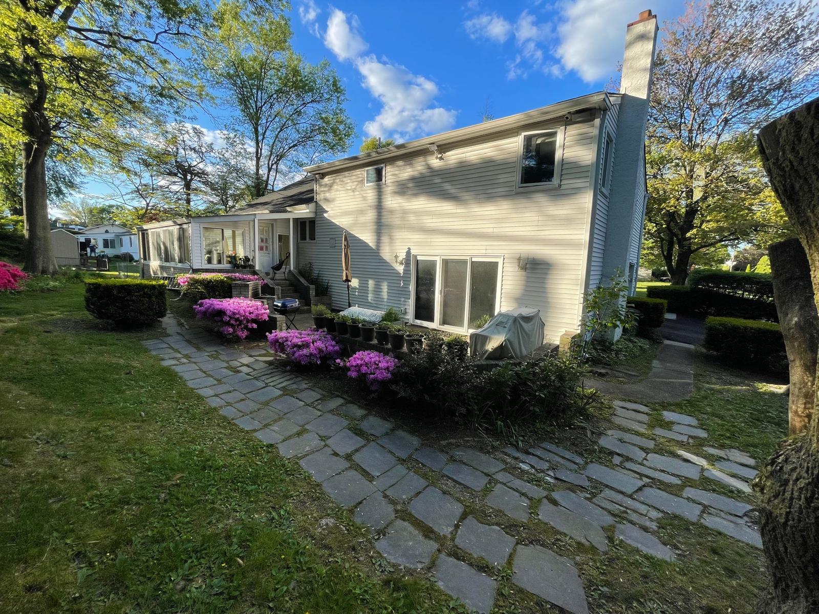 Building Photo - 354 Andrew Rd