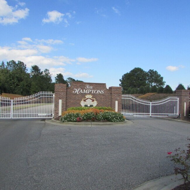 Building Photo - W2045