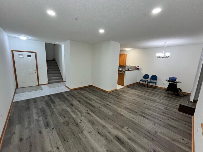 Building Photo - 5205 Holly Ln N