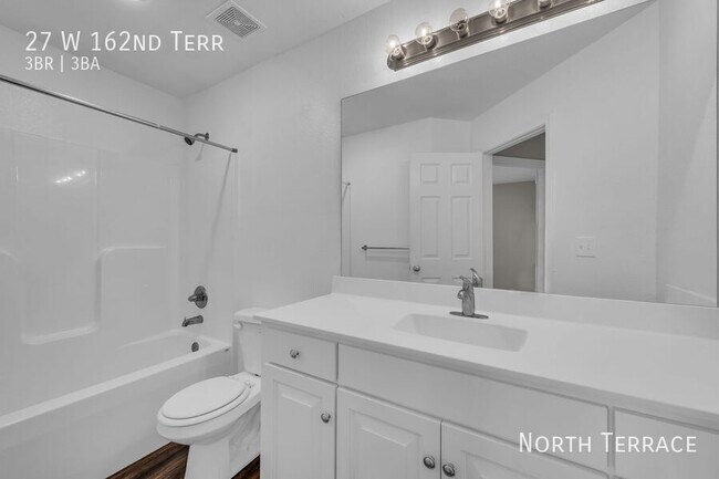 Building Photo - Roomy 3BR Townhouse in Belton w/ Attached ...