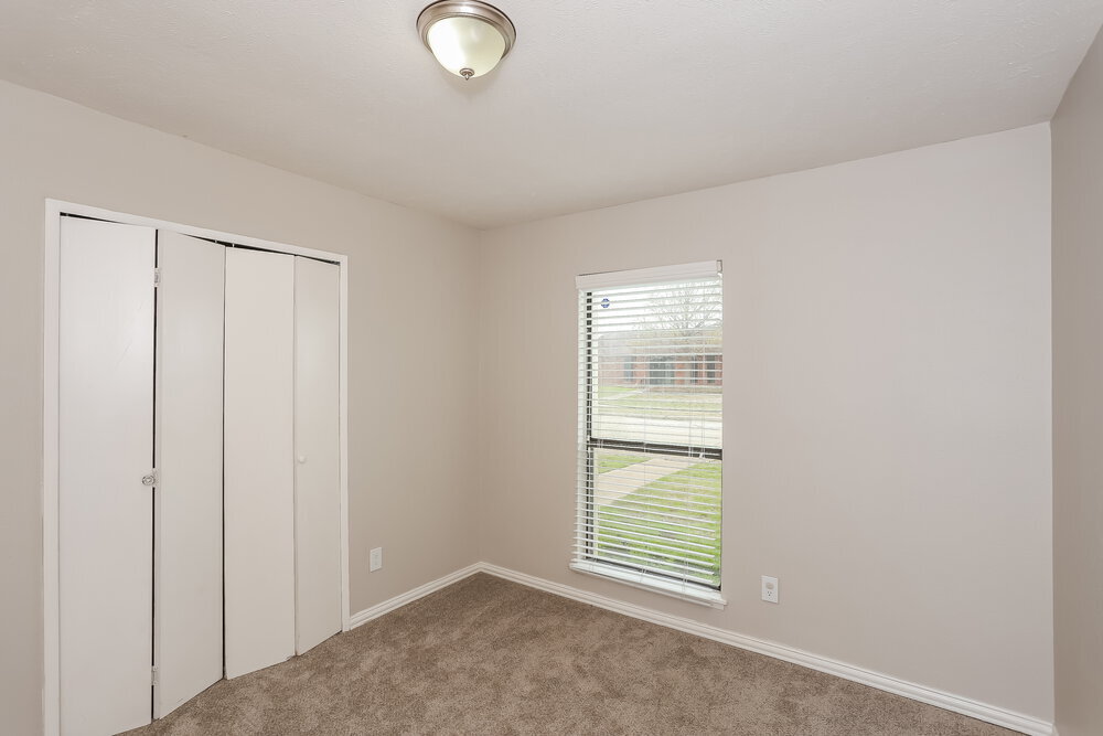 Building Photo - 616 Prairie Ln