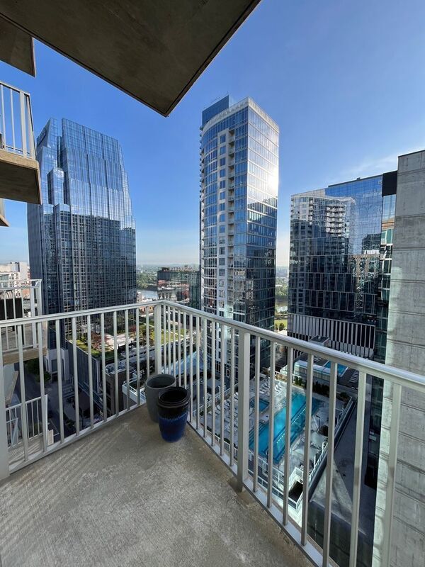 Building Photo - 301 Demonbreun St