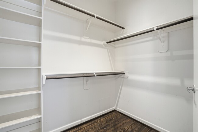 Building Photo - 4704 Crawford St