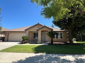 Building Photo - 3 bedroom 2 bathroom in NW Visalia!