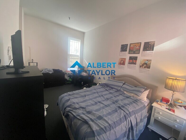 Building Photo - 176 Northampton St