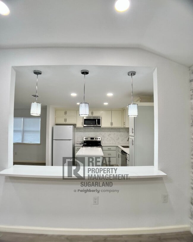 Building Photo - Gorgeous One Story Home in Sugar Land, TX