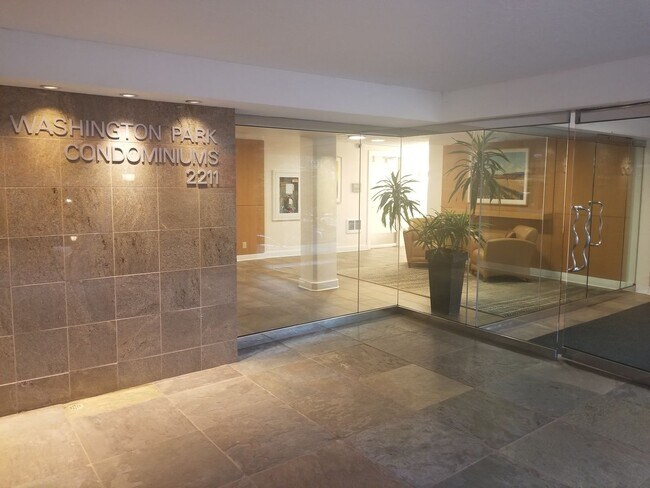 Building Photo - PARK PLACE 2 BEDROOM, 2 BATH CONDO - 1137 SQ. FT!