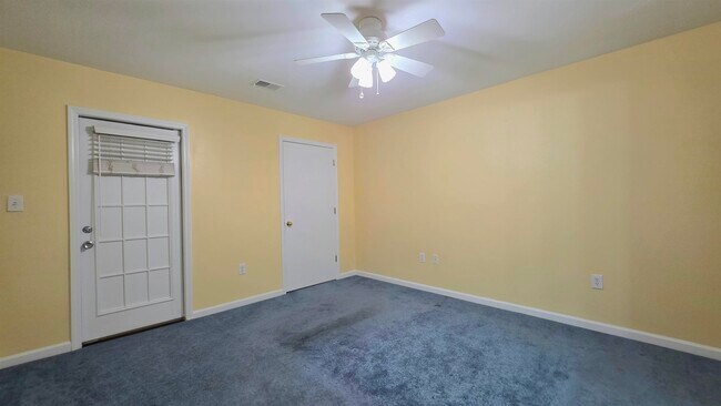 Building Photo - 1258 River Oaks Dr