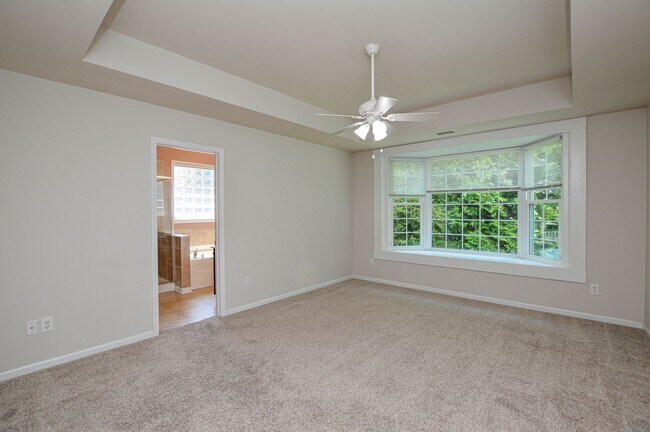 Building Photo - Elegant 4-bedroom Home in Desirable Callonwood Neighborhood in Matthews, NC