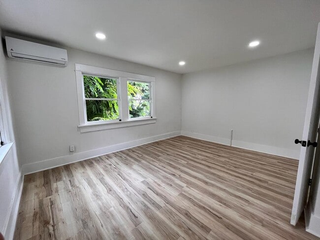 Building Photo - 2436 Echo Park Ave