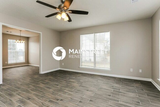 Building Photo - 3 Bedroom Pet-Friendly Home in ELLENWOOD, GA with Main Street Renewal