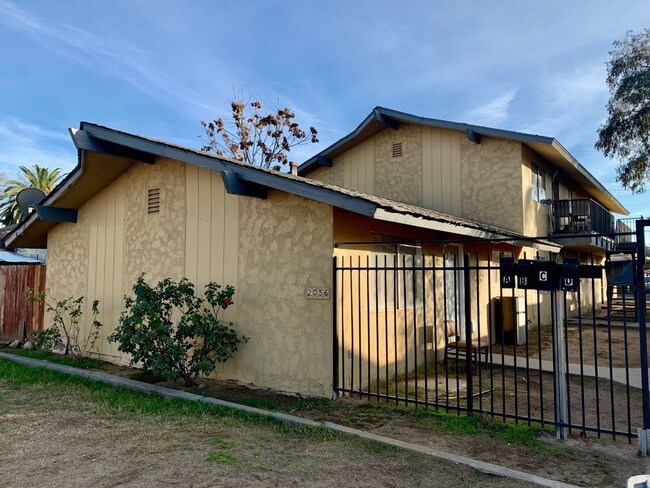 Primary Photo - 2056 E White Ave